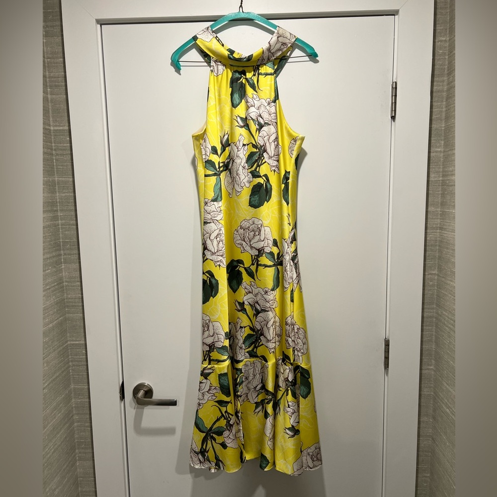 Beautiful silk dress, lined, sleeveless,